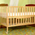 Babyhug Hamilton Wooden Cot